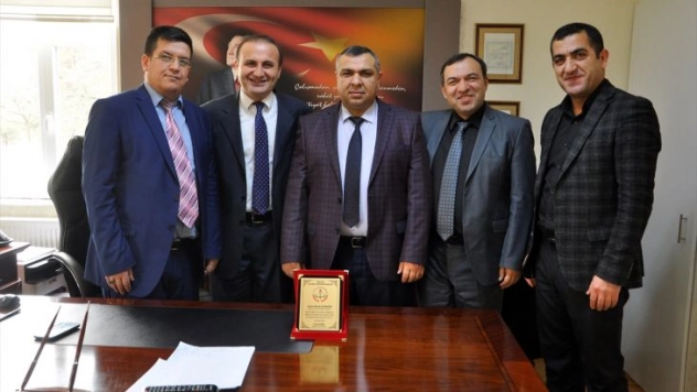 Arguvan'da başarılı kamu personeli ödüllendirildi