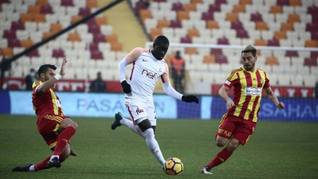 Galatasaray, liderliği Malatya'da bıraktı!