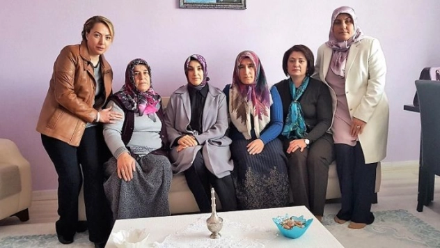 Bayan Kaban, Şehit Ailelerini Ziyaret Etti