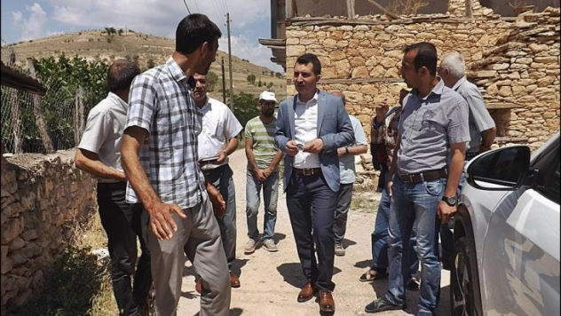 Keban'da parke taşı döşeme çalışmaları