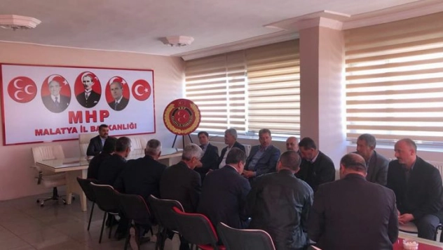 Yeşilyurt ve Yazıhan Muhtarlarından MHP'ye Destek