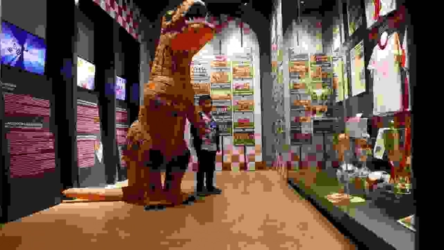 Elazığ Kent Müzesi'nde dinozor sürprizi: Ziyaretçiler gözlerine inanamadı