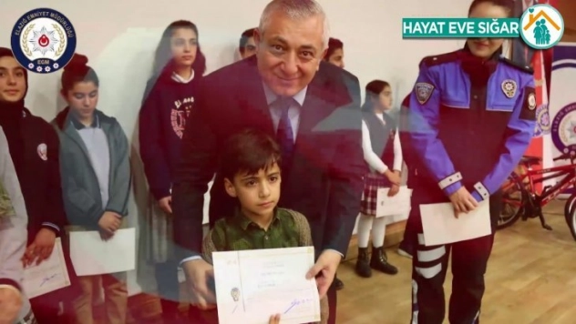 Elazığ polisinden, 23 Nisan klibi