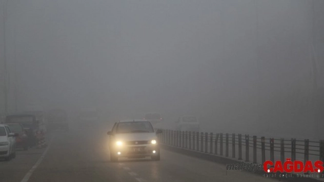 Elazığ siste kayboldu, görüş mesafesi yer yer 5 metrenin altına indi