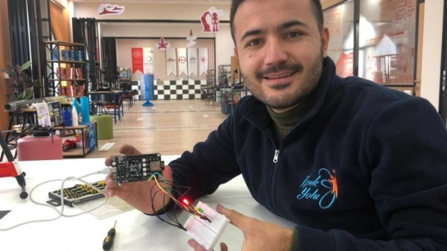 Elazığlı gençlerden önemli başarı: Yerli ve milli imkanlarla 'elektronik devre kartı' geliştirildi