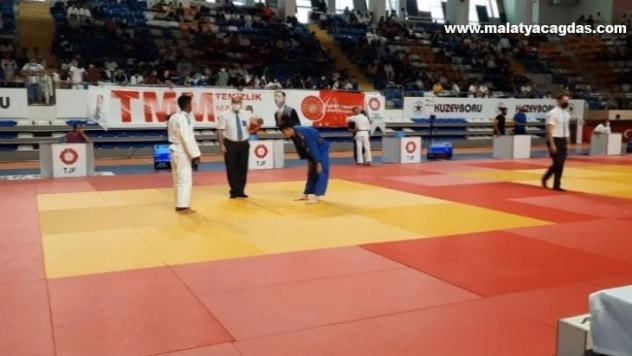 Elazığlı sporcu Türkiye 5'incisi