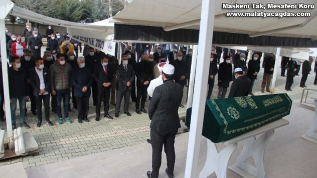 Elazığspor'un eski futbolcusu Mehmet Dinç son yolculuğuna uğurlandı