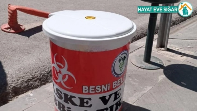 Eldiven ve maskeler için atık kutuları yerleştirildi