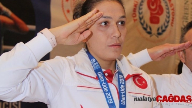 Elif Güneri: 'Daha çok çalışıp dünyaya İstiklal Marşı'nı dinletmek istiyorum'