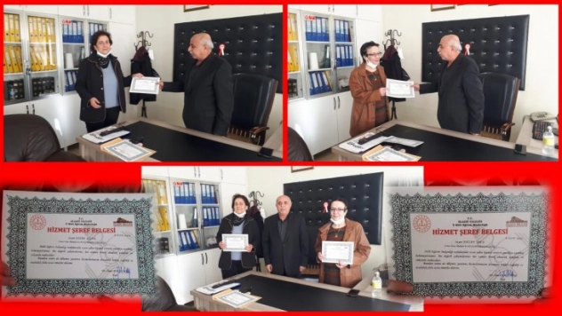 Emekli Olan Öğretmenlere Hizmet Şeref Belgesi Takdim Edildi