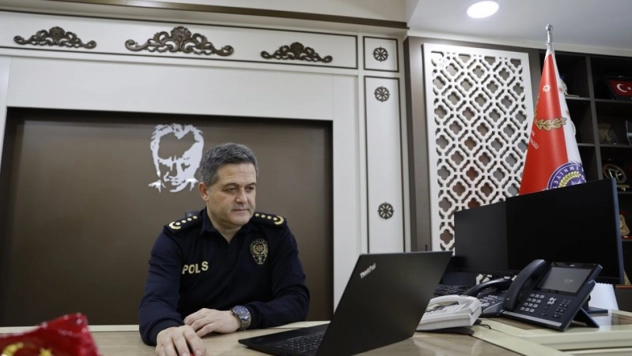 Emniyet Müdürü Ay, AA'nın 'Yılın Kareleri' Oylamasına Katıldı