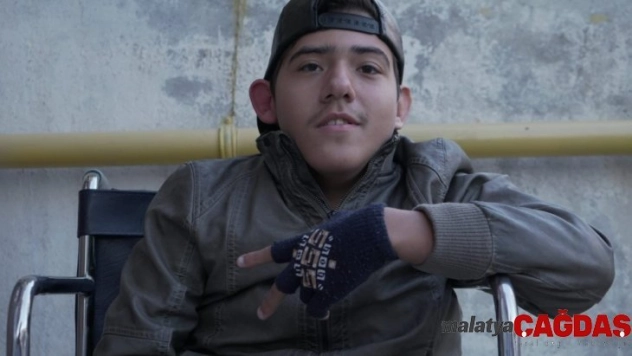 Engelli genç hayalini kurduğu klibi çekti