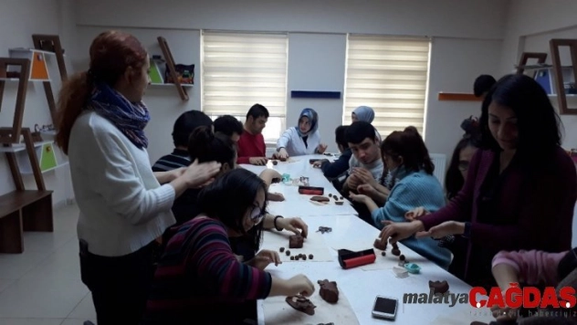 Engelli gençler yeni yıldan sağlık ve mutluluk diledi