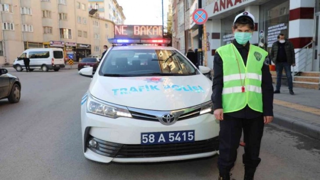 Engelli kız çocuğunun polis olma hayali gerçek oldu