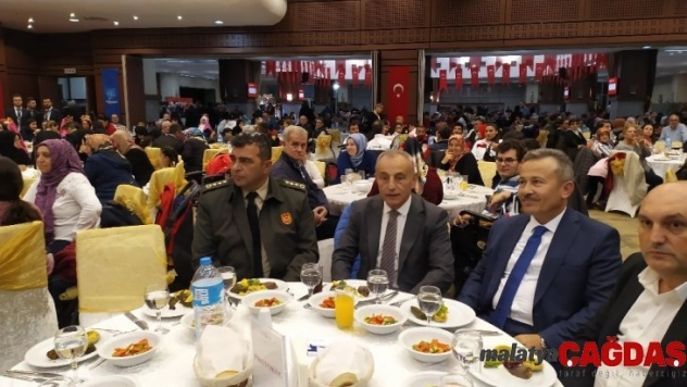 Engelli vatandaşlar ve yakınları yemekte buluştu