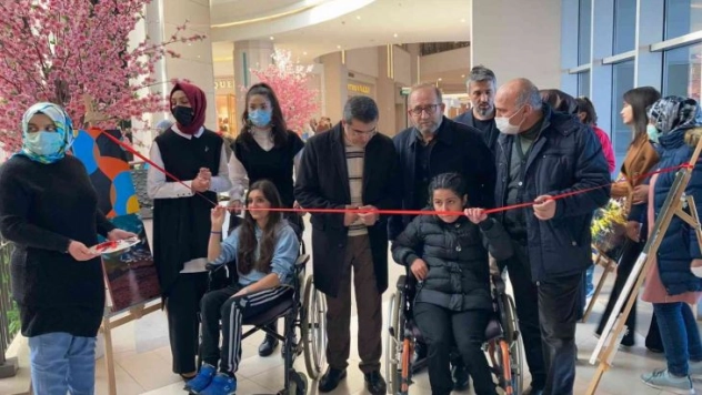 Engelliler hünerlerini sergiledi