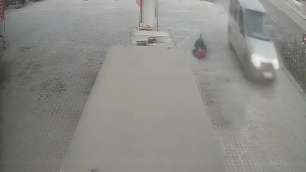 Eniştesine araçla çarpıp kaçtı: O anlar kameraya yansıdı