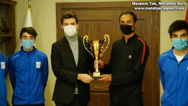 Erbaalı sporculardan büyük başarı