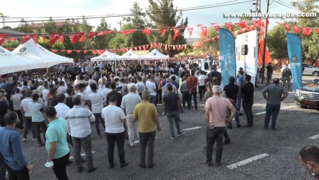 Ergani'yi kırsal mahallere bağlayan 84 kilometrelik grup köy yolu açılışı yapıldı