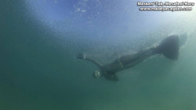 Eriyen buz tabakası rekortmen sporcuya sürpriz yaşattı