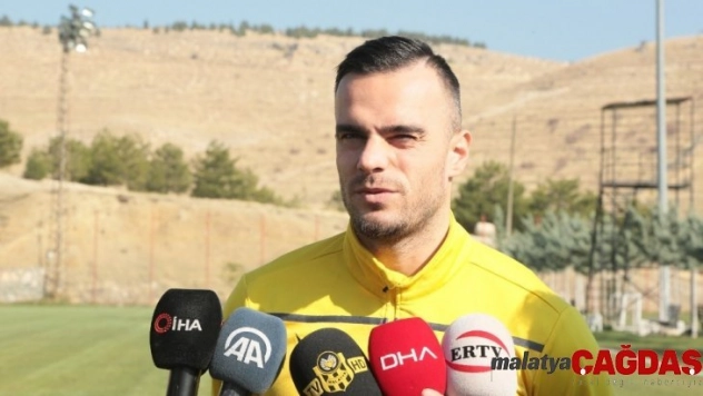 Erkan Kaş'tan şampiyonluk mesajı