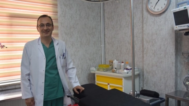 Erkekler için büyük memelerden kurtulmak mümkün