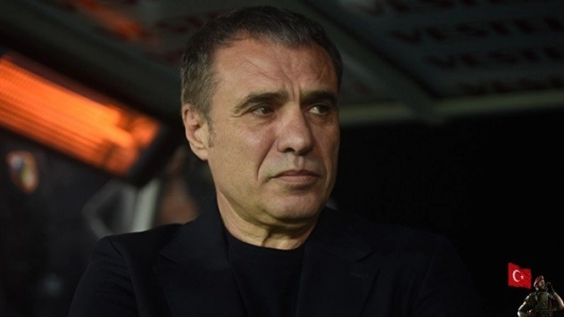 Ersun Yanal Bu atmosferde oynamak, oldukça üzücü