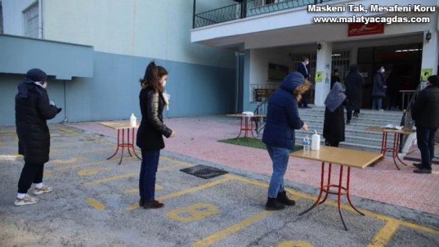 Ertelenen ALES aylar sonra korona tedbirleriyle yapıldı