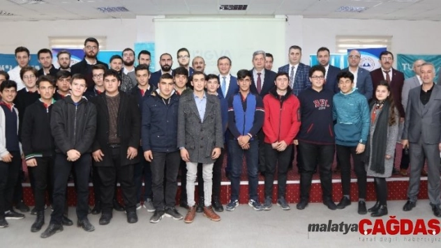 ERÜ Rektörü Çalış, Bünyan'da Öğrenciler ile Bir Araya Geldi