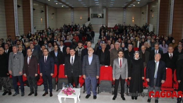 Erzincan'da 'Bürokrat Kürsüsü Şiir Şöleni' programı düzenlendi