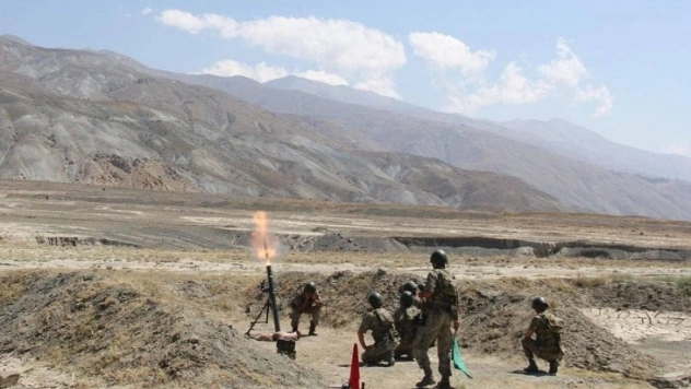 Erzincan'da sözleşmeli erler eğitimden geçti