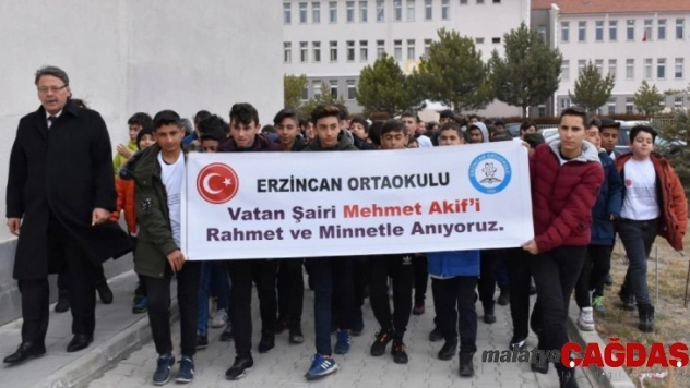 Erzincan'da Vatan Şairi Mehmet Akif Ersoy anıldı