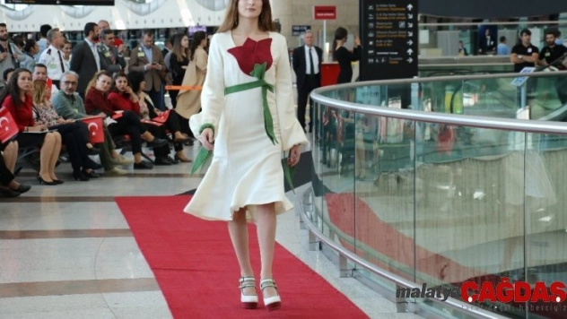 Esenboğa Havalimanı'nda Cumhuriyet rüzgarı