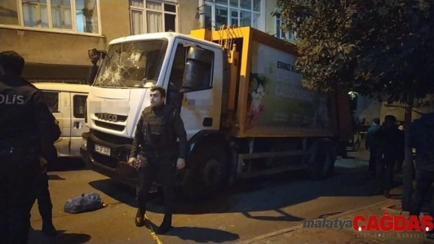 Esenler'de feci ölüm: Çöp kamyonun altında kalarak can verdi