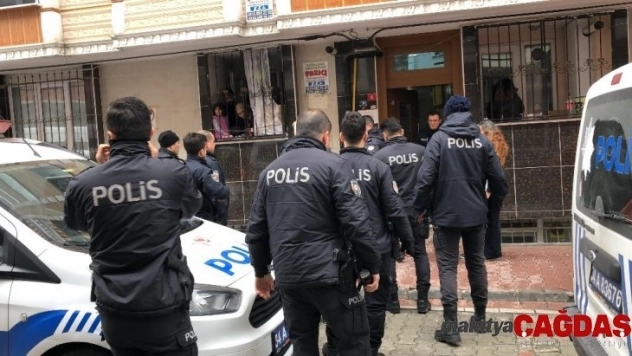 Esenyurt'ta evine haciz gelen adam ortalığı birbirine kattı