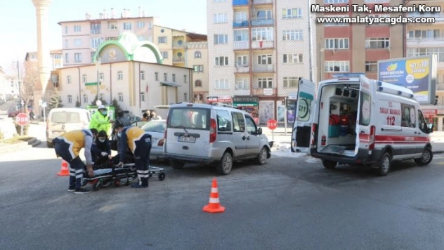 Eşi doğum yapmak üzereydi, hastane yolunda yaşanan kaza çılgına çevirdi