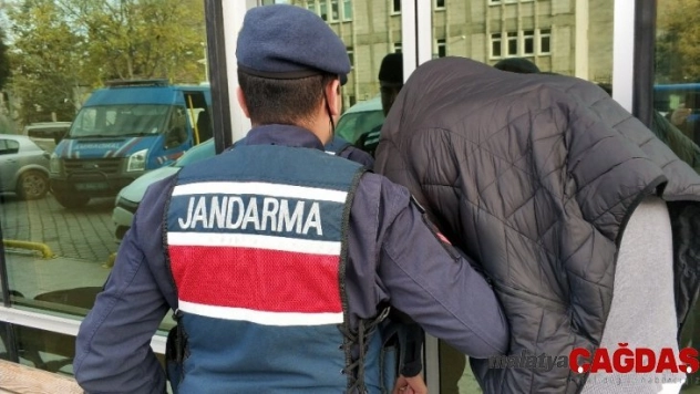 Eşinin aracını yakan kocaya adli kontrol