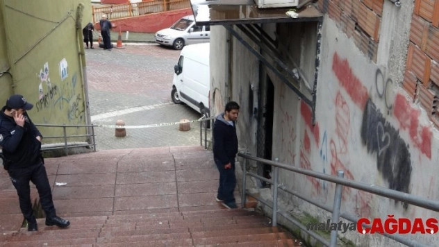 Eşinin iş yerine çiçekle geldi, kurşun yağdırdı