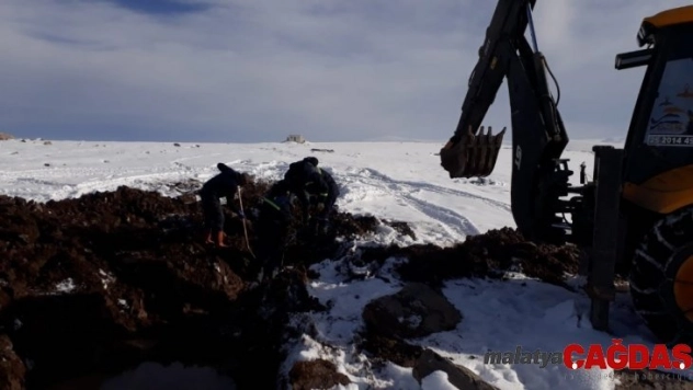 ESKİ çalışanları eksi 20 derecede içme suyu hattındaki arızayı giderdi