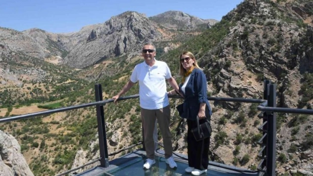 Eski Kahta Kalesi'ne cam teras yapıldı