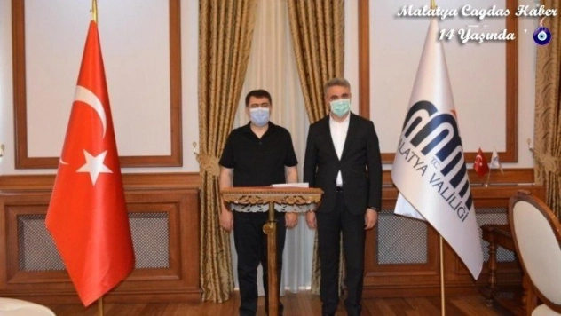 Eski makamına bu kez ziyaretçi olarak geldi