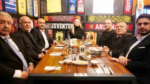 Eskişehir Demirspor, şampiyonluğu yemek ile kutladı