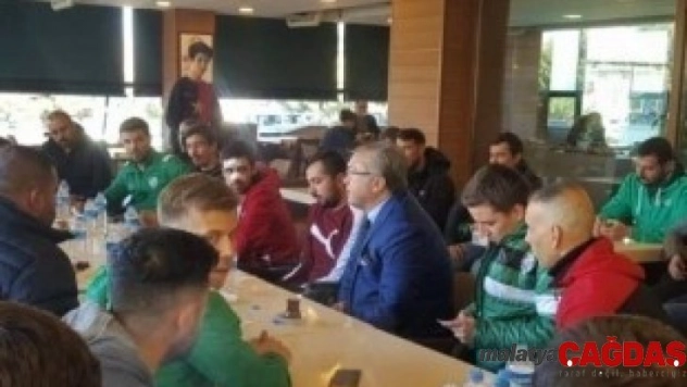 Eskişehirspor Başkanı Akgören yaralanan taraftarlı ziyaret etti