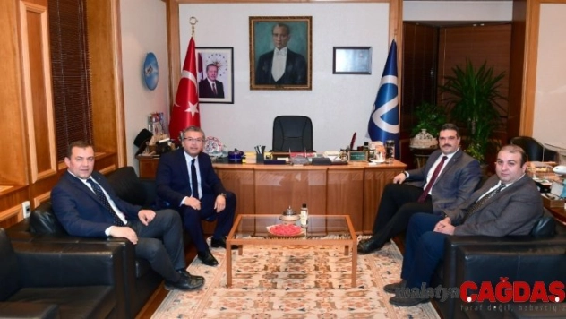 Eskişehirspor'dan Rektör Çomaklı'ya ziyaret