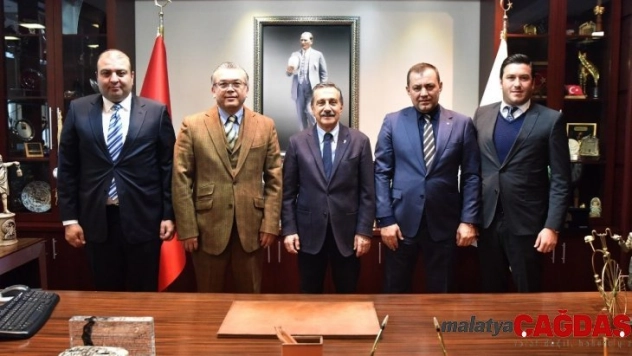 Eskişehirspor'un yeni yöneticileri Başkan Ahmet Ataç'ı ziyaret etti