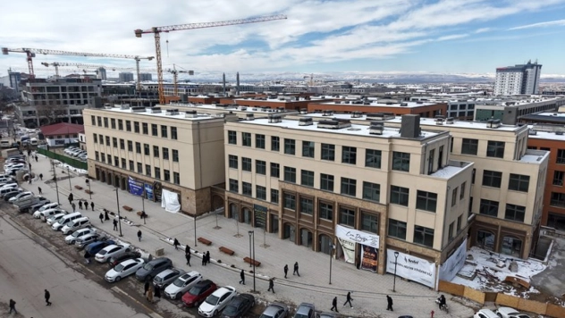 Esnaf Kepenk Açmak İçin Gün Sayıyor