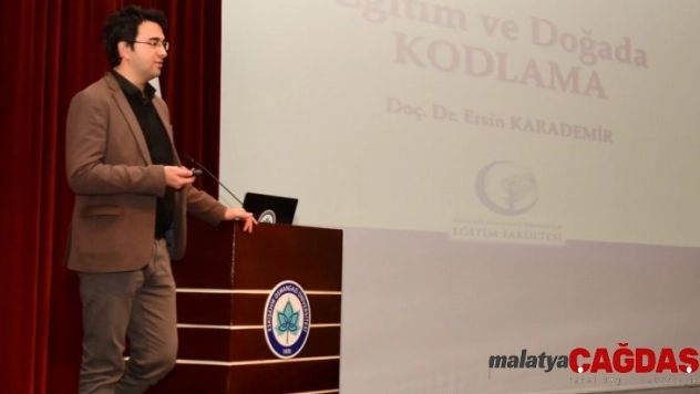ESOGÜ'de 500 lise öğrencisinin katılımıyla 'Eğitimde Disiplinlerarası Kodlama' söyleşisi