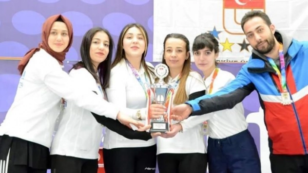 ETÜ, Curling'te 2 gümüş madalya kazandı