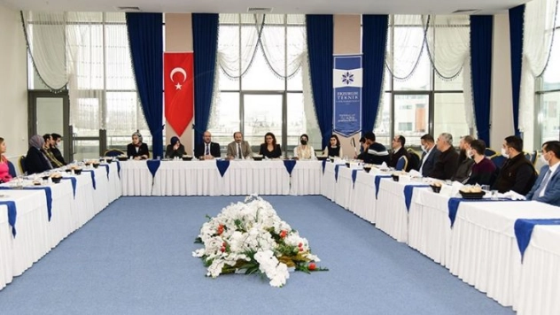 ETÜ yönetimi, 'özel' mensuplarıyla bir araya geldi