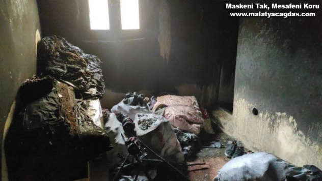 Evde mangal keyfi yangına neden oldu